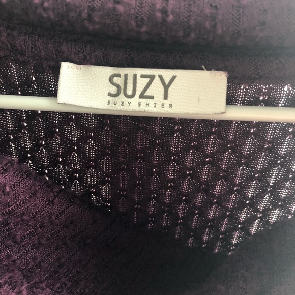 Purple Suzy Shier cowl neck ruffle bottom top - Picture 6 of 7